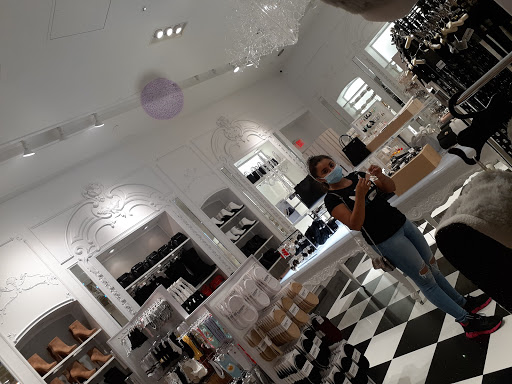 Shopping Mall «Rio Grande Valley Premium Outlets», reviews and photos, 5001 E Expy 83, Mercedes, TX 78570, USA