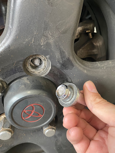 Tire Shop «Discount Tire Store - Hillsboro, OR», reviews and photos, 1800 SE Minter Bridge Rd, Hillsboro, OR 97123, USA