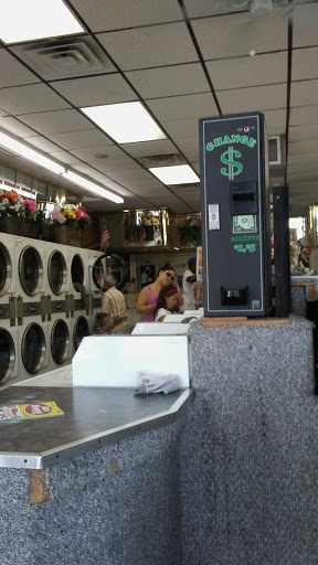 Laundromat «Sky Lake Coin Laundry», reviews and photos, 7243 Chancery Ln, Orlando, FL 32809, USA