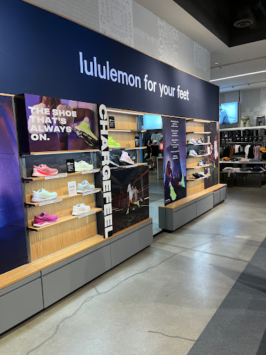 Sportswear Store «lululemon athletica», reviews and photos, 152 South Avenue, Bloomington, MN 55425, USA