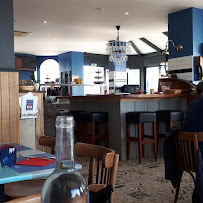 Atmosphère du Restaurant français Le Neptune à Agon-Coutainville - n°11