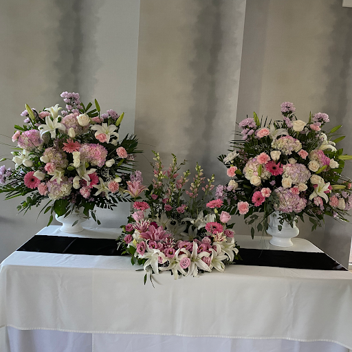 Florist «Morton Grove Florist», reviews and photos, 5741 Dempster St, Morton Grove, IL 60053, USA