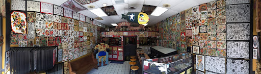 Tattoo Shop «New Life Tattoos», reviews and photos, 404 E Green St, Champaign, IL 61820, USA