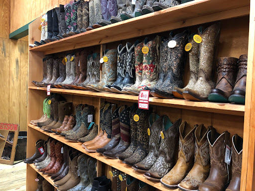 Western Apparel Store «Southside Westen & Outdoor Wear, Farm & Pet», reviews and photos, 3014 James L Redman Pkwy, Plant City, FL 33566, USA