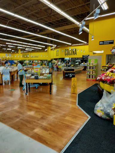 Grocery Store «Fresco y Más», reviews and photos, 1630 W 49th St, Hialeah, FL 33012, USA
