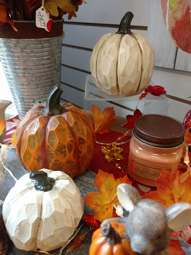 Quilt Shop «River Road Quilt Shop @ Nelson Flag», reviews and photos, 2501 South Ave, La Crosse, WI 54601, USA