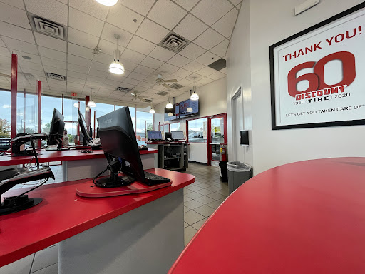 Tire Shop «Discount Tire Store - Elgin, IL», reviews and photos, 875 S Randall Rd, Elgin, IL 60123, USA