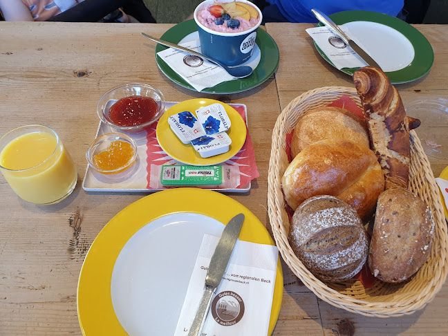 Kommentare und Rezensionen über CREST - Feinbäckerei, Konditorei, Confiserie, Café