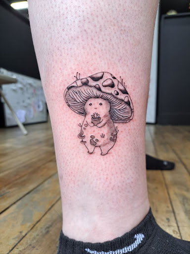 Find bracelet tattoo ideas for females for your next unique tattoo in Peru at Irezumi Tattoo Parlor