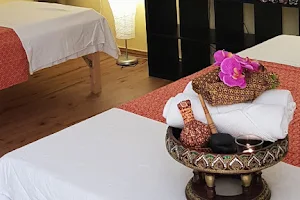 Rinrawee Thai Massage image
