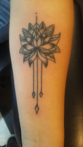 Body Piercing Shop «Multnomah Body Piercing and Tattoo», reviews and photos, 1861 NE Division St, Gresham, OR 97030, USA