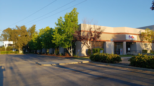 Shipping and Mailing Service «FedEx Ship Center», reviews and photos, 3750 Haven Ave, Menlo Park, CA 94025, USA