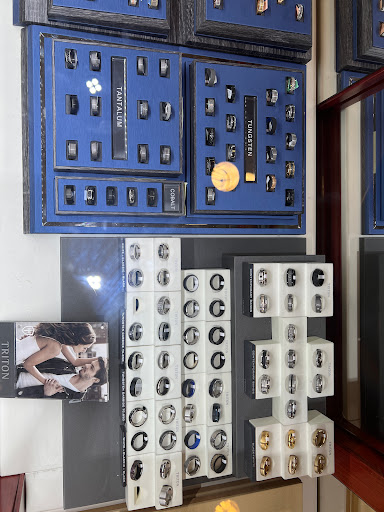 Jewelry Store «Benchmark Jewelers - Town East Mall», reviews and photos, 1162 Town East Mall, Mesquite, TX 75150, USA