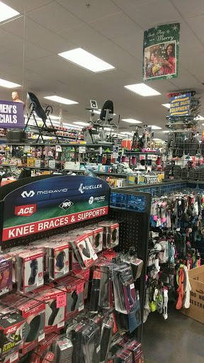 Sporting Goods Store «Big 5 Sporting Goods», reviews and photos, 7604 Alameda St, Huntington Park, CA 90255, USA