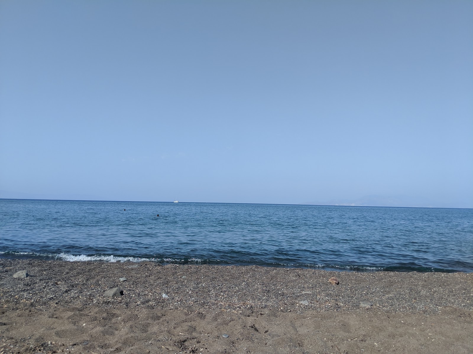 Foto de Lies beach com água azul superfície