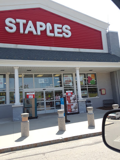 Office Supply Store «Staples», reviews and photos, 41 Nashua Rd, Londonderry, NH 03053, USA