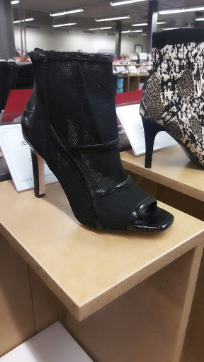 Shoe Store «DSW Designer Shoe Warehouse», reviews and photos, 8236 MN-7, St Louis Park, MN 55426, USA