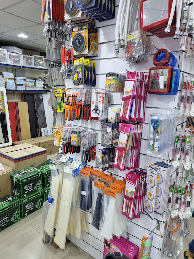 مركز ناصر للأواني المنزلية 