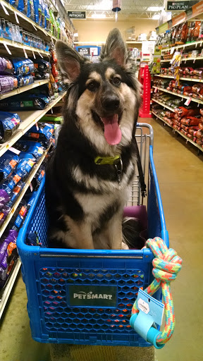 Pet Supply Store «PetSmart», reviews and photos, 2020 SW Westport Dr, Topeka, KS 66604, USA