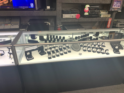 Pawn Shop «Azusa Pawn», reviews and photos, 1028 W Gladstone St, Azusa, CA 91702, USA