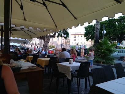 Trattoria Pizzeria Christina - Piazza Emanuele Pancali, 22, 96100 Siracusa SR, Italy