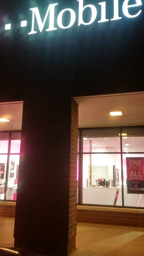 Cell Phone Store «T-Mobile», reviews and photos, 237 S Research Pl, Central Islip, NY 11722, USA