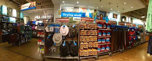 Sportswear Store «Columbia Sportswear Outlet Store - Orlando Premium Outlets», reviews and photos, 8166 Vineland Ave #1765, Orlando, FL 32821, USA