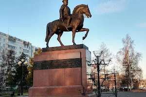 Pamyatnik Marshalu Zhukovu image
