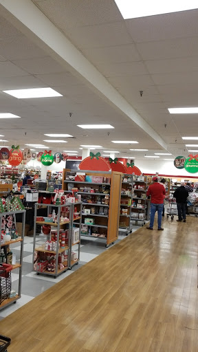 Shopping Mall «One Hundred Oaks Mall», reviews and photos, 719 Thompson Ln, Nashville, TN 37204, USA