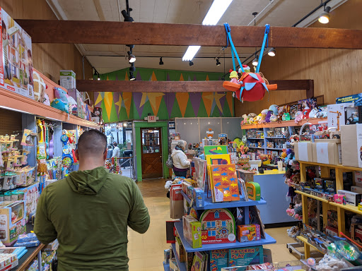 Toy Store «Alakazam Toys & Gifts», reviews and photos, 100 E Main St, Charlottesville, VA 22902, USA