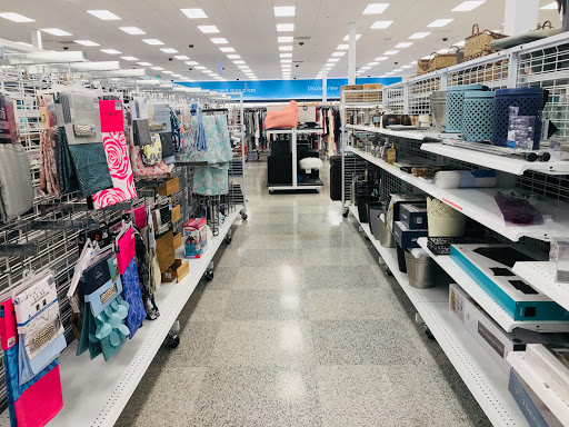 Clothing Store «Ross Dress for Less», reviews and photos, 3129 Market Center Drive, Morrisville, NC 27560, USA