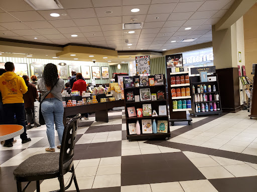 Book Store «Barnes & Noble Booksellers Clackamas Town Ctr Mall», reviews and photos, 12000 SE 82nd Ave, Portland, OR 97086, USA