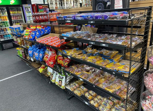 Tobacco Shop «Relax Smoke Shop», reviews and photos, 6 W 39th St, Kansas City, MO 64111, USA