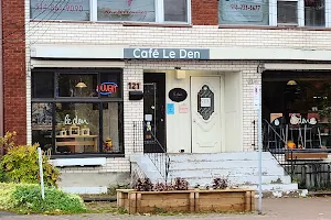Cafe Le Den image