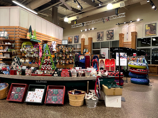Clothing Store «L.L. Bean», reviews and photos, 1000 Ross Park Mall Dr, Pittsburgh, PA 15237, USA