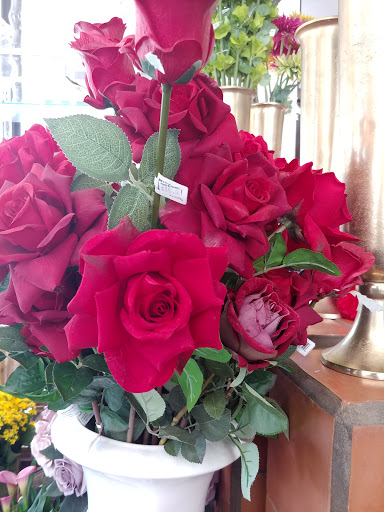 Florist «Plants and Answers Florist», reviews and photos, 700 W Market St, Greensboro, NC 27401, USA