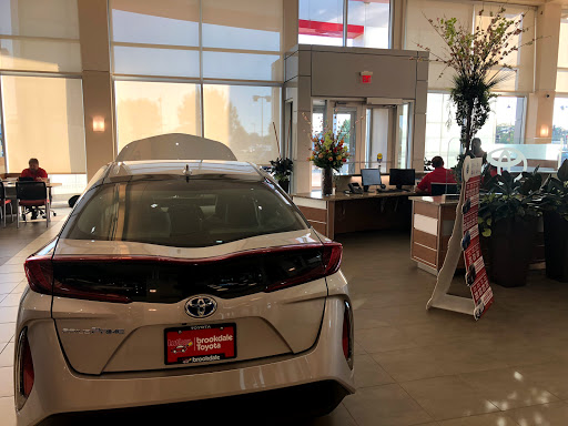 Toyota Dealer «Luther Brookdale Toyota», reviews and photos, 6700 Brooklyn Blvd, Brooklyn Center, MN 55429, USA