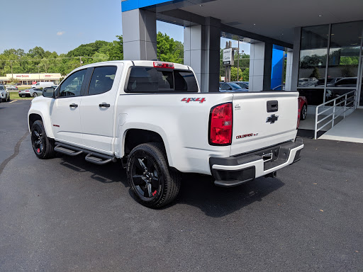 Cadillac Dealer «Holiday Chevrolet Cadillac», reviews and photos, 543 2nd St, Williamsburg, VA 23185, USA