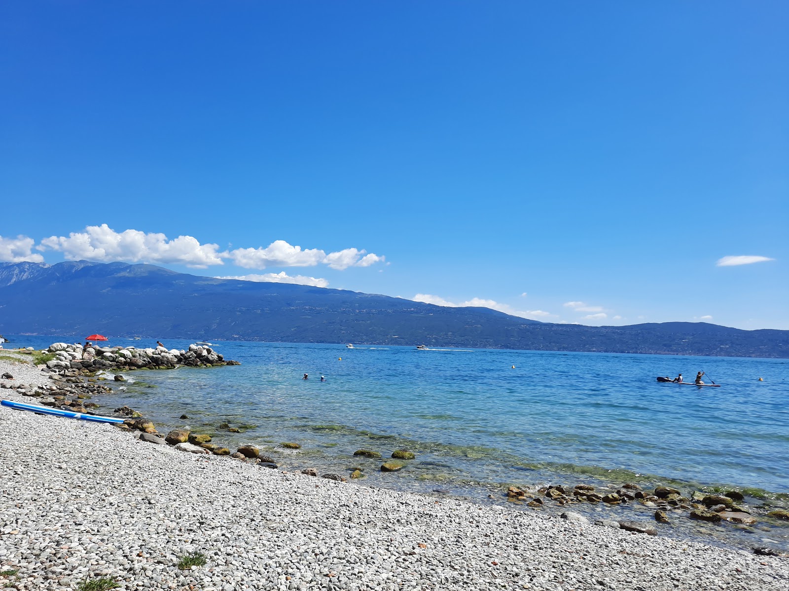 Spiaggia Toscolano'in fotoğrafı geniş plaj ile birlikte