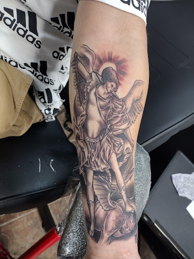 Explore nature tattoo ideas for females, creative tattoo ideas in Searcy, available at Eternal Art Tattoo Studio lc