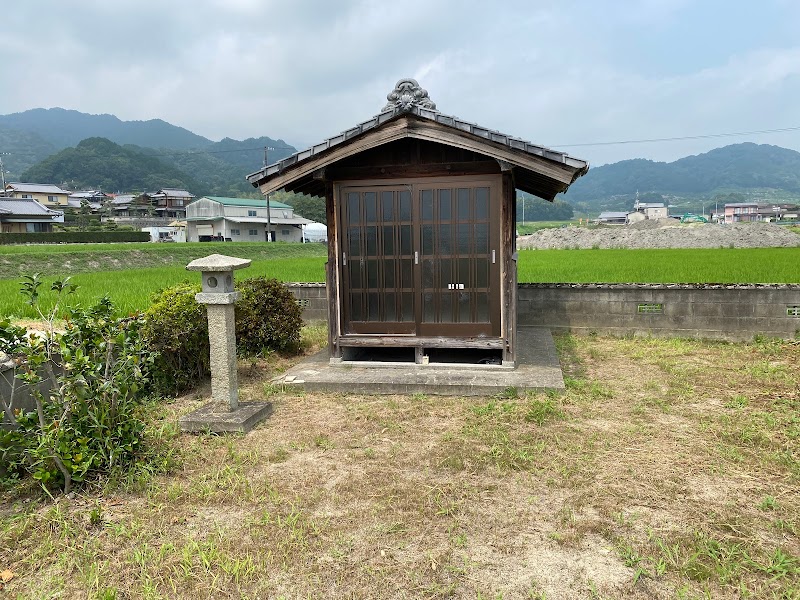 苅田麿呂神社