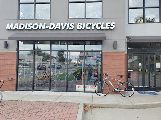 Bicycle Store «Madison & Davis Bicycle Shop», reviews and photos, 912 S 8th St, Quincy, IL 62301, USA