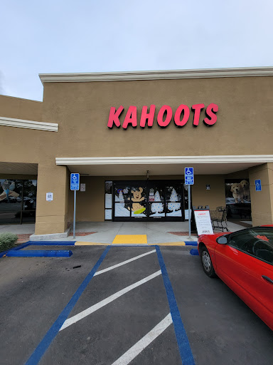 Pet Supply Store «Kahoots Pet Store», reviews and photos, 334 W El Norte Pkwy, Escondido, CA 92026, USA
