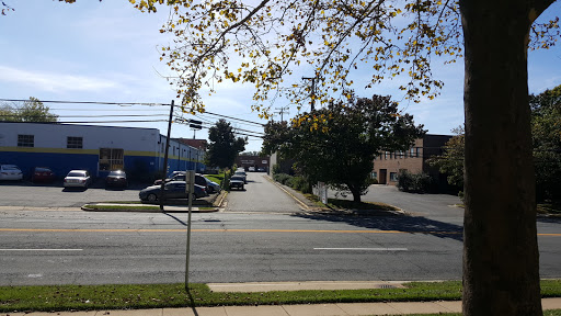 Auto Body Shop «Cedar Park Auto Body | Collision Repair Center in Fairfax, Virginia», reviews and photos, 8427 Hilltop Rd, Fairfax, VA 22031, USA