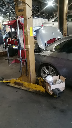 Tire Shop «River Oaks Firestone», reviews and photos, 3701 Westheimer Rd, Houston, TX 77027, USA