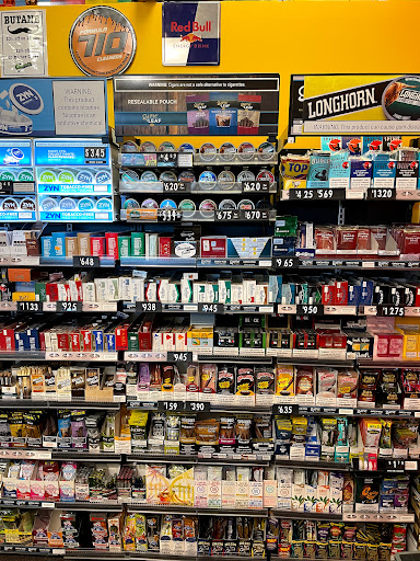 Vaporizer Store «Gandalfs Smoke & Vape Shop», reviews and photos, 635 OR-99W, McMinnville, OR 97128, USA