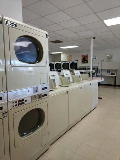 Laundromat «Worthington Laundry & Dry Cleaner», reviews and photos, 1101 Worthington Woods Blvd, Worthington, OH 43085, USA