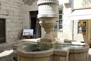 Fontaine Peyra image