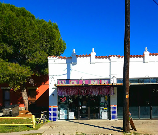 Liquor Store «Pig Liquors», reviews and photos, 519 S Presa St, San Antonio, TX 78205, USA