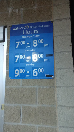 Tire Shop «Walmart Tires & Auto Parts», reviews and photos, 3900 Fountain Square Pl, Waukegan, IL 60085, USA